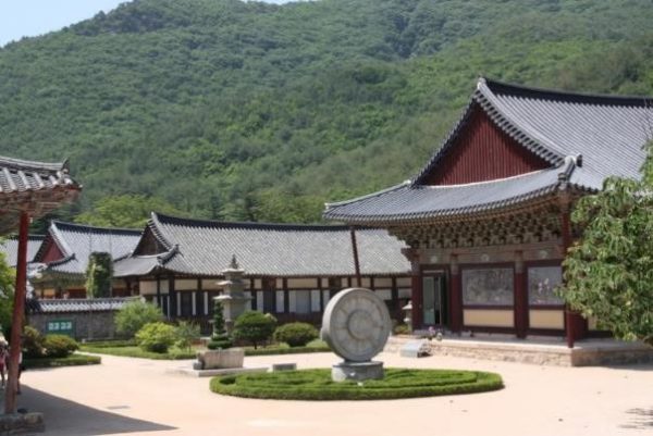 Séjour en Corée à Gyeongju routedelacoree.com vu du temple