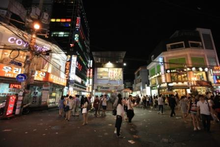 sejour-circuit-voyage-corée-hongik-university-street-nuit